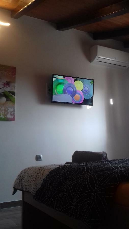 Holiday Home Nora**** Loznati Cres מראה חיצוני תמונה