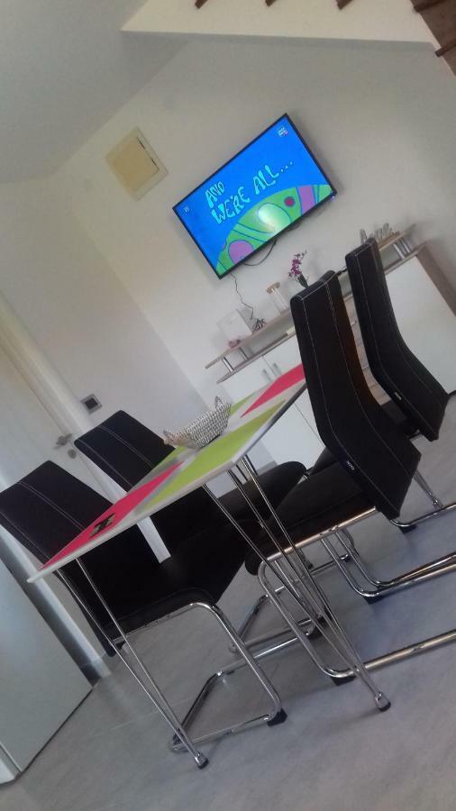 Holiday Home Nora**** Loznati Cres מראה חיצוני תמונה