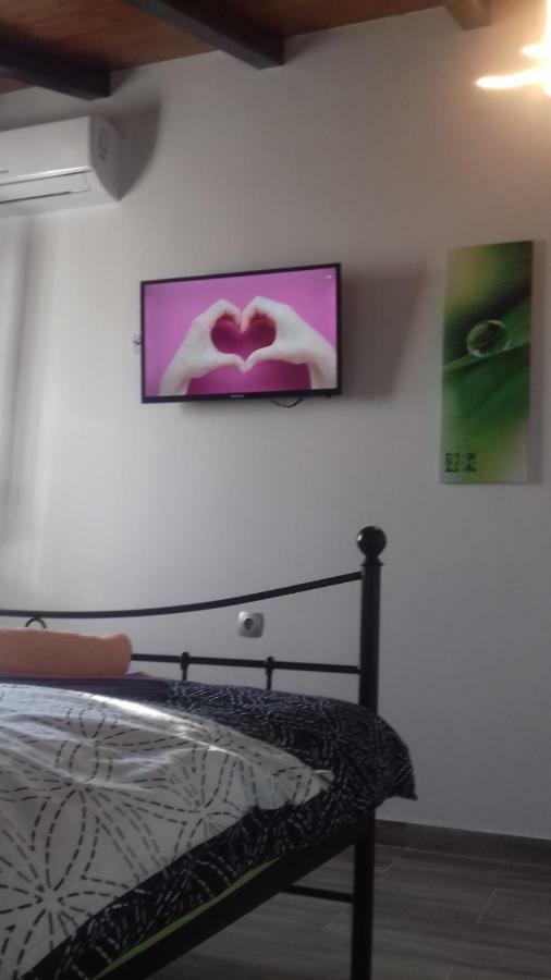 Holiday Home Nora**** Loznati Cres מראה חיצוני תמונה
