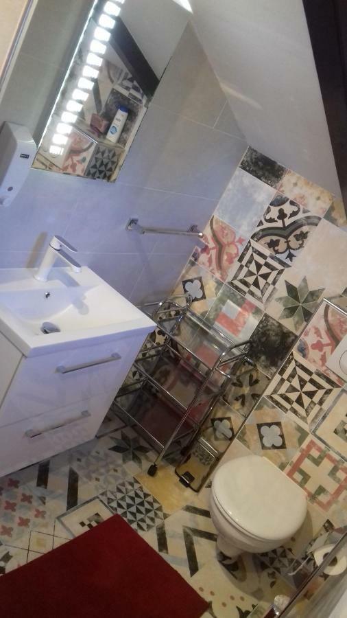 Holiday Home Nora**** Loznati Cres מראה חיצוני תמונה